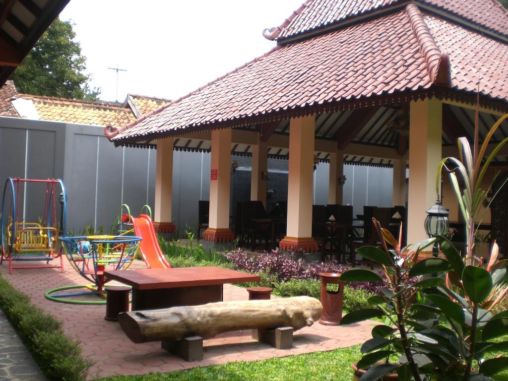 3C Familia Residence Yogyakarta Eksteriør billede